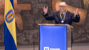 augusto parra profesor emerito 1