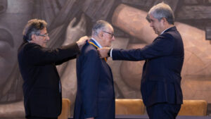 augusto parra profesor emerito 2